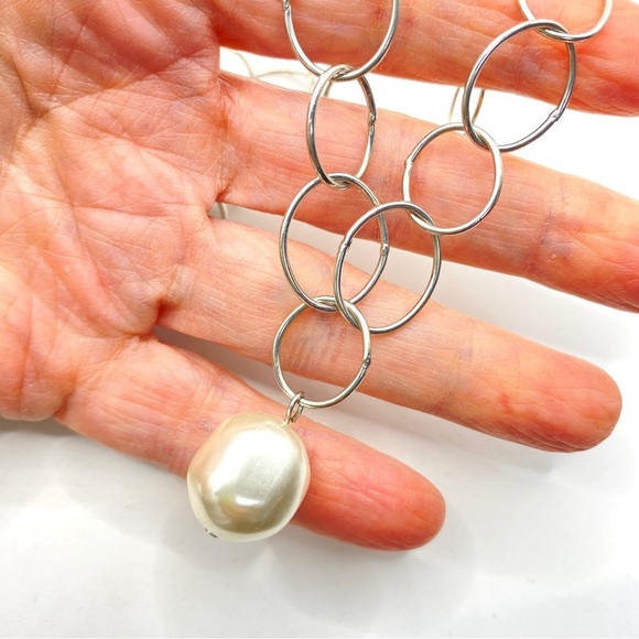 Imitation Pearl Pendant Silver Tone Necklace - Picture 4 of 7